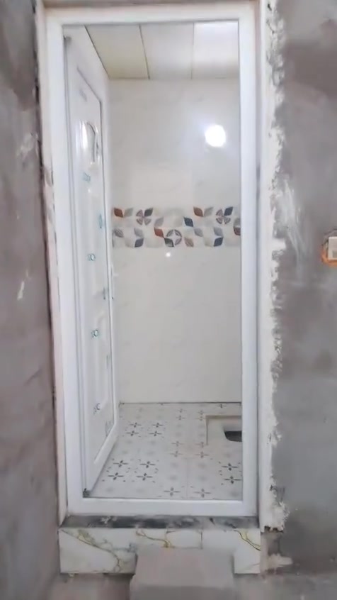بيت غي التنومه الصالحيه مساحة البيت ١٨٠ متر
طابو صرف زراعي يتكون البيت من غرفتين ودوان ومطبخ وهول وصحيات داخليه وخارجيه ومنور ومشاي وكراج عننوان البيت التنومه الصالحيه شارع الامام الكاظم عليه السلام 
بيت بي نقوصات سيراميك وبياض والديوانيه والمطبخ والحمامات كامله 
سعر البيت، ٨٠ مليون قابل للتفاوض 
للاتصال ***********
