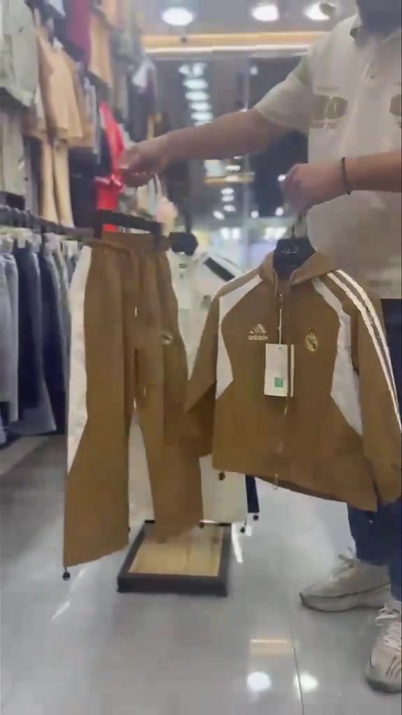 ملابس
