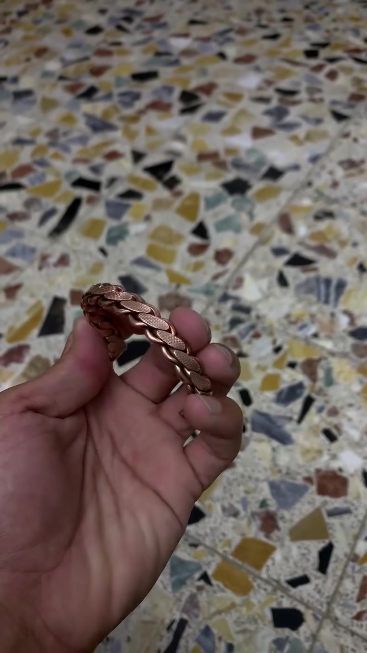 سوار نحاس • نحاس خالص • الخطيب بغداد