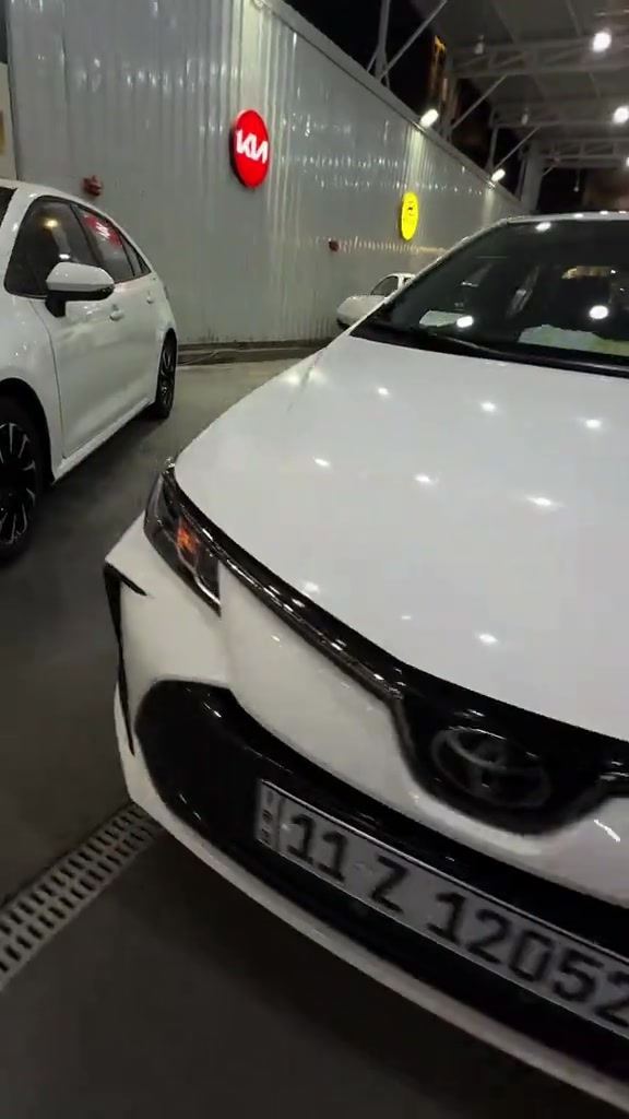 � شركة أسد بغداد لتجارة السيارات 🚘 🔥 تويوتا كورلا 2025 هايبرد 🔥 🔹 عداد المسافة: 6 كم فقط 🔹 هايبرد ⚡️ 💰 السعر: 25.500.000 دينار عراقي 🎥 تفاصيل السيارة كاملة داخل الفيديو 📍 بغداد – الكريعات – شارع المعارض – معرض أسد بغداد 📞 للاستفسار والحجز: علي: *********** علي: *********** عبدالله: *********** ليث: *********** 🤝 شراء | بيع | تبديل #أسد_بغداد #كورلا #كورلا_هايبرد #سيارات_بغدا
