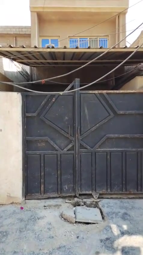 دار للبيع ملك طابو صرف
العوان رئاسة المعلمين فرع شوقي الحلاق  طابقين بيت نضيف  للإستفسار الاتصال على الرقم ***********  واتساب
