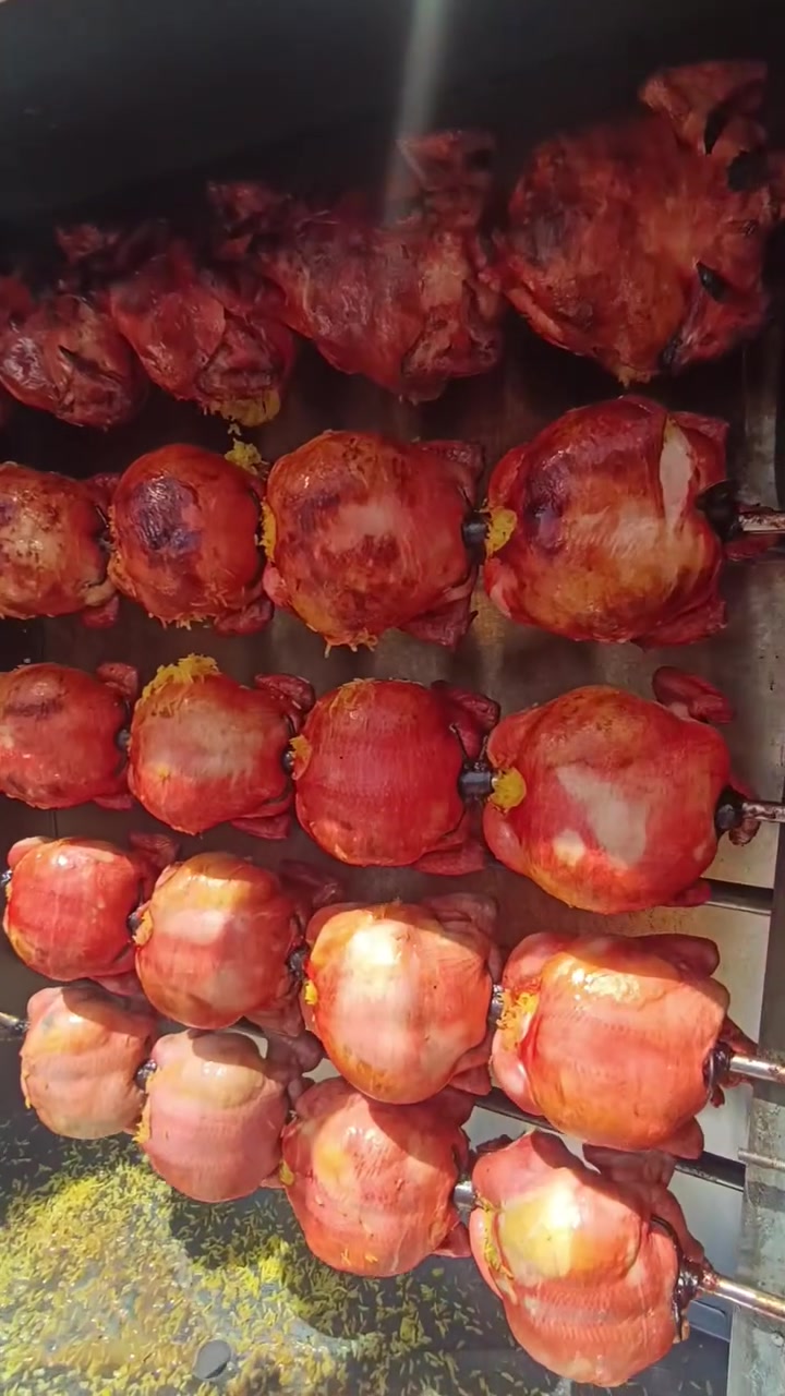 هذا مو دجاج عادي.. هذا لابوبو! 🔥🍗
شوف هذا الجمال والترتيب! صينية تمن تفتح النفس، مع كاسة مرق دافية ومقبلات تشهي..
والأحلى من هذا كله؟ السعر نزل من 12 ألف وصار بـ 10 آلاف بس! 💥
🚚 التوصيل مجاني داخل السرييدات، وخارج السرييدات بسعر رمزي جداً! ***********
شنو تنتظر؟ اطلب هسه وحلي يومك بأطيب وجبة! كل الهلا بيكم
