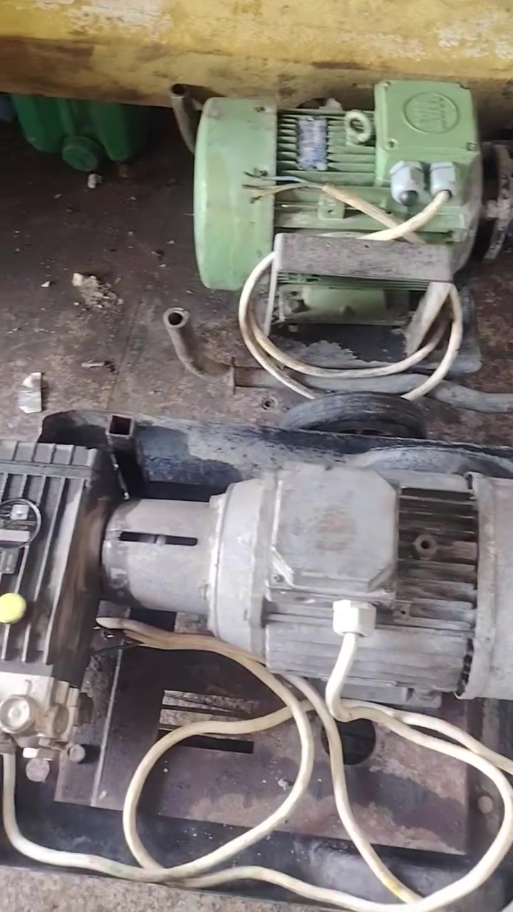 عندي مضخات البيع عدد 3 ثنين ثريفيز وحده سنكل عنوان بغداد بل شعلة رقم ***********
