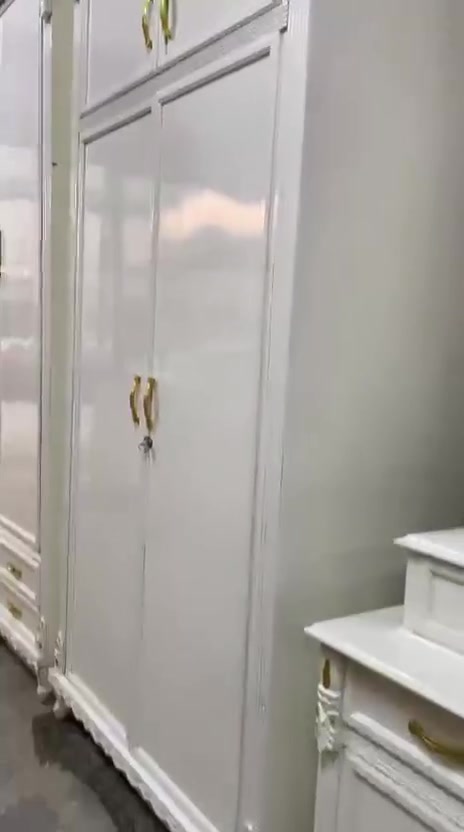 السلام عليكم غرفه مستخدمه نضيفه جدا شي قليل تزكام عراقي درجه اولى صبغ حراري تصميم مصري داخل صاج نظافة عامة استخدام قليل جدا 100،100بابل القاسم شارع الجديده قرب مدرسة الزهراء ***********
