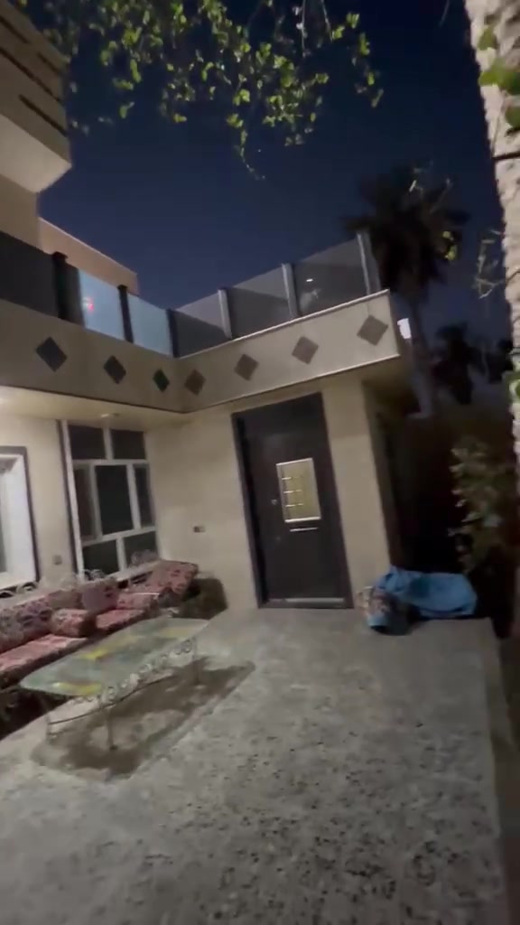السلام عليكم ورحمة الله
بيت طابو ملك صرف نص دونم موقع تجاري يتحول باسم المشتري بسند مستقل واجه 21نزال56 يحتوي الدار علئ 4غرف نوم وصاله واستقبال وصحيات داخليه وخارجيه العنوان جسر ديالى الجديد مقابل الجسر العبور قريب علئ نهر ديالى موقع تجاري ومميز للاستفسار اكثر الاتصال علئ الرقم التالي
***********
