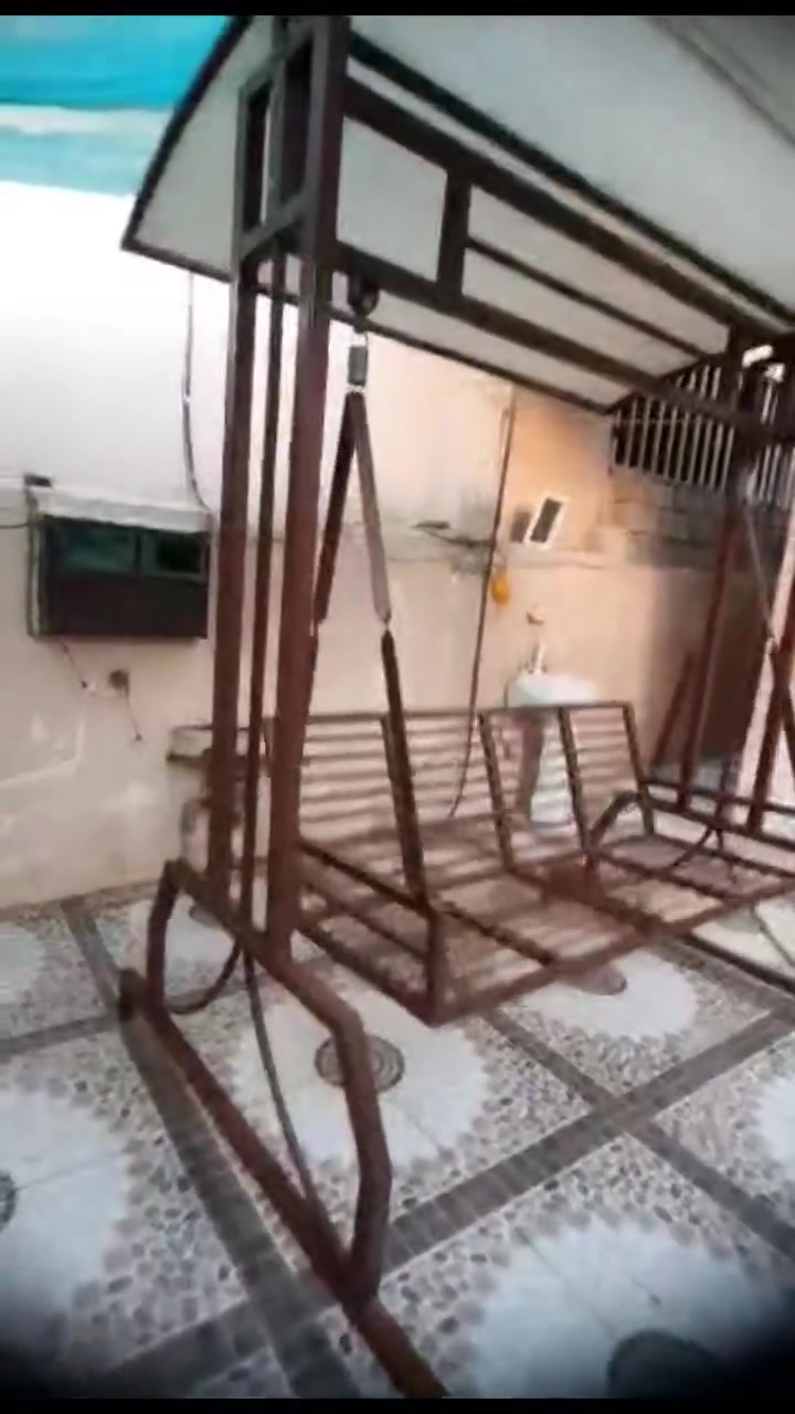 مرجوحة • للبيع