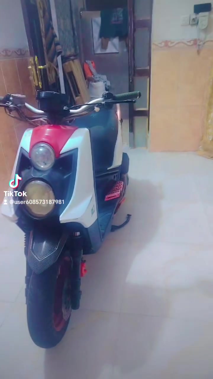السلام عليكم دراجه سكنس للبيع ختم واحد بلاديه هذا رقمي ***********
