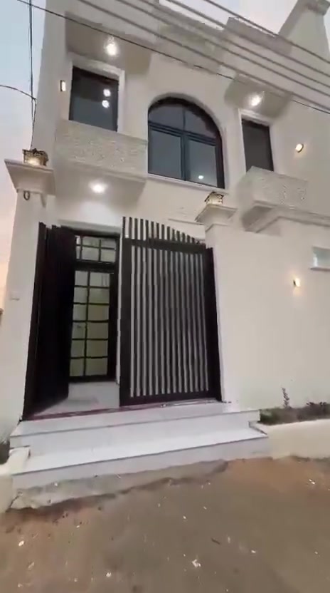 🏡 فرصة للبيع | دارين بناء درجة أولى

📍 حي الإطارات – موقع مميز وحلو
📜 طابو صرف | رقم العقار: 30591
✨ بناء جديد غير مستعمل
🚧 حالياً العمل مستمر بالتبليط والأرصفة
✅ جميع الخدمات متوفرة

🔹 مساحة كل دار: 70م
🔹 الوجه: 6.5م
🔹 النزال: 11م

مواصفات كل دار:
🛏️ 3 غرف نوم كبيرة، قياس 6×3
🛋️ صالة ضيوف 6×3
🍽️ صالة مع مطبخ مشترك
🚿 3 مجاميع صحية

<br />🤝 السعر قابل للتفاوض مع صاحب السند مباشرة

🔴 للبيع فقط — لا رهن ولا إيجار
🔹 إمكانية بيع كل دار وحده أو الدارين سويه

📞 للاستفسار: ***********
📩 أو مراسلة الصفحة

🌙 المندوبة قمر
