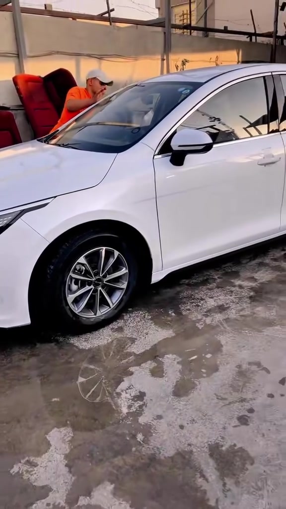 السلام عليكم 
BYD دستروير موديل٢٥
 سياره نضيفه وخير من الله مال بيت مكفوله من كلشي عدى بارد زغير ممبين 
الاستفسار اكثر الاتصال ع الرقم *********** 
***********
