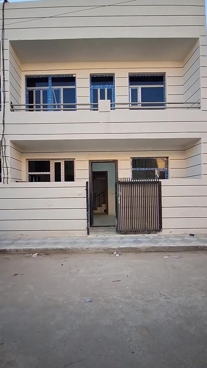 للايجار قرب الجسر  من جهة الجملون 
للاتصال   ***********  /    ***********
