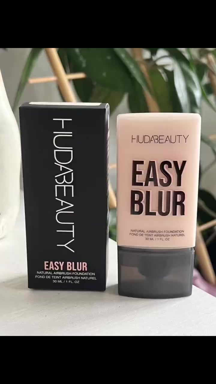✨ Huda Beauty Easy Blur Natural Airbrush Foundation ✨
❤️‍🔥فاونديشن هدى بيوتي الرائع .✨
السر ورا إطلالة واثقة طول اليوم. 💪
قوامه خفيف، يخلي بشرتچ ناعمة وطبيعية كأنها فلتر!
تغطية متوسطة قابلة للبناء، تخفي العيوب وتقلل من مظهر المسام، تخفي التصبغات.✨
مع مكونات مثل النياسيناميد والسيليكا لتحسين ملمس البشرة وجعلها أكثر نعومة وانتعاش.✨
✅ يتوفر بعدة الوان تناسب كل درجات البشرة.❤️‍🔥
يجي نفس الصوره كل قطعه باكيت
*********** 
يتوفر توصيل جميع المحافظات 
سعر القطعة ١٠ الاف
