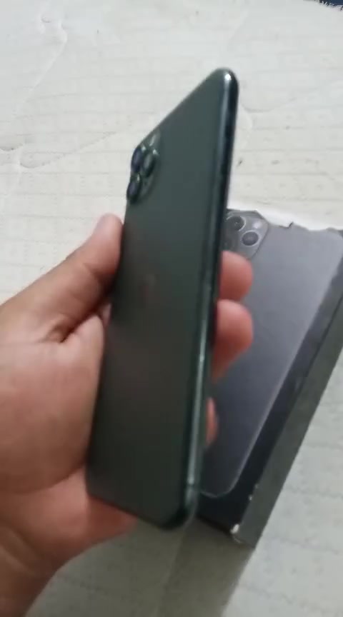 ايفون ١١ برو ماكس • ٢٥٦ • بطارية ١٠٠