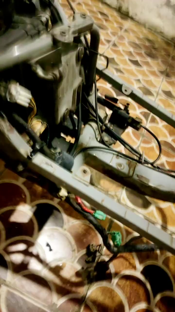 بالعباس اذا ماتعرف تشتغل بأيدك ضفيره وكهربائيات سازوكي وتجفت بأيدك تطلعك من الاسلام اذا ماتعرفلهه بشرط تعرف كل برغي وين يكعد لتجنيهه الادرز ملك 120

