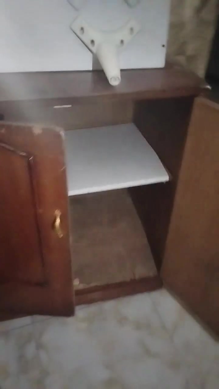 السلام عليكم اغراض للبيع مستعجله على بيعتهن ***********
