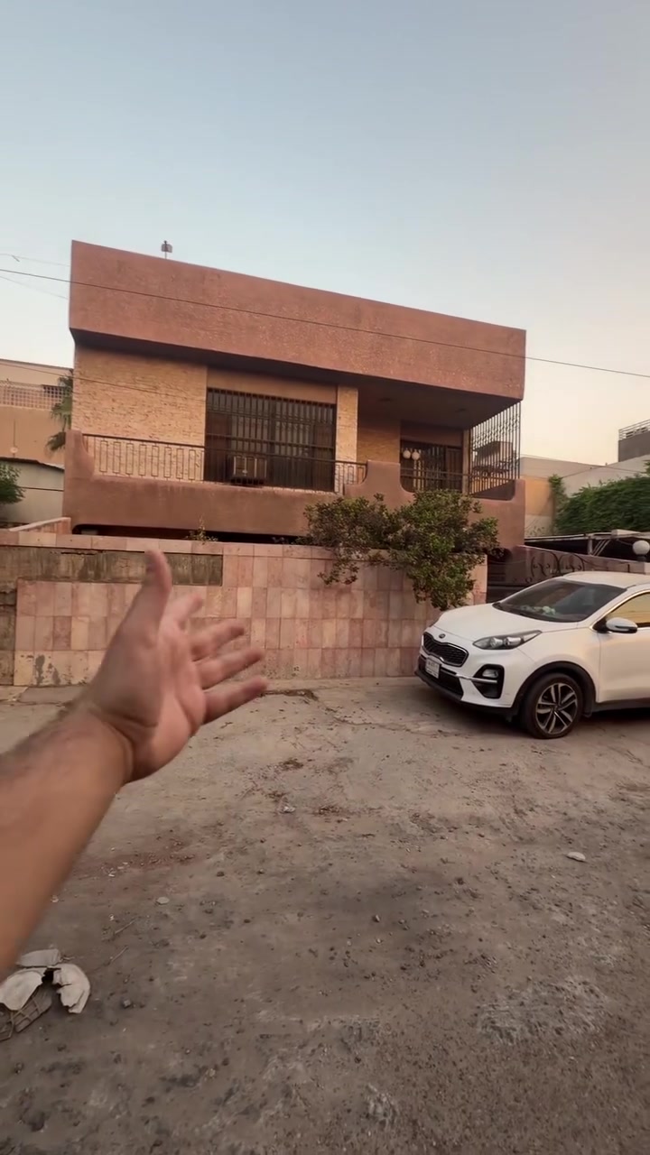 � دار كلاسك للبيع – موقع مميز جداً

📍 شارع فلسطين – حي المهندسين
📐 المساحة: 134 م²
📏 الواجهة: 10.10 م
📏 النزال: 13.25 م

✨ دار بتصميم كلاسك وموقع مميز، فرصة ممتازة للسكن والاستثمار.

📞 للاستفسار والتواصل:
***********
