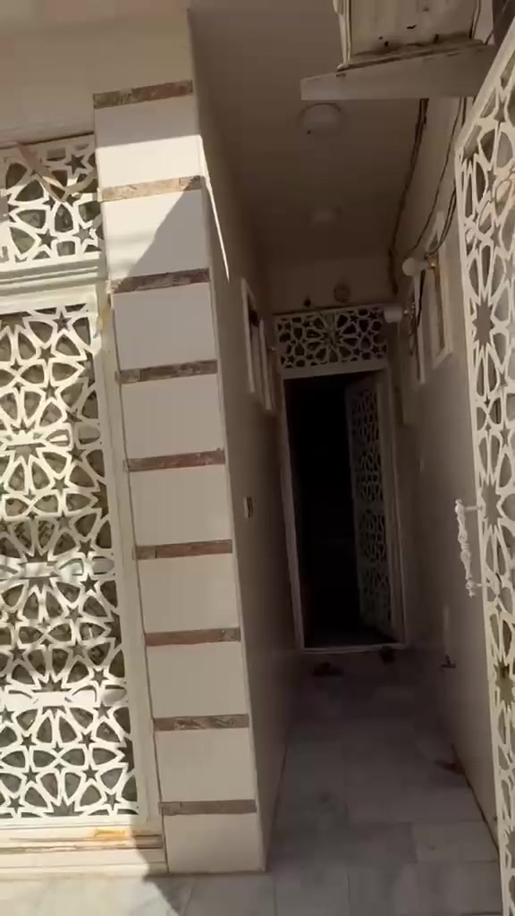 دار ١٠٠م • طابقين • صب كونكريت
