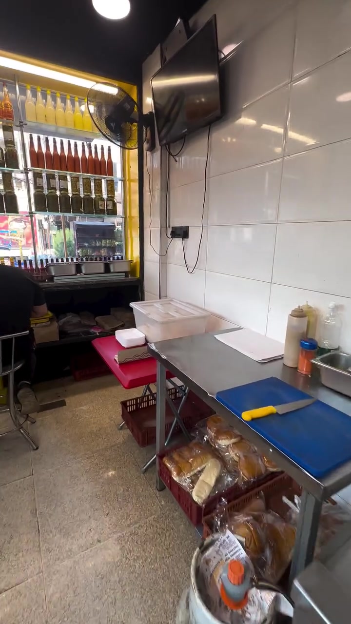 مطعم  للبيع 🍔

📍 الموقع: المشتل شارع المطبك
📐 المساحة: محلات ثنين ركن ومخزن وية المحلات
🛣️ الميزة: رصيف كبير جداً لصالح المطعم
🍔 النشاط: كص، فلافل وغربي عام و بيتزا
💰 السعر: 25مليون دينار عراقي
المطعم مفتح جديد وفي صعود مستمر

📞 للاستفسار: ***********
