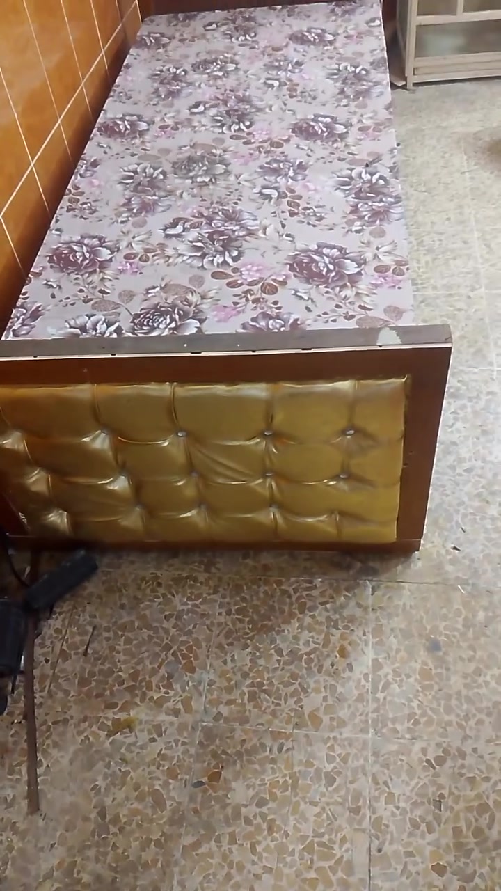 تخت ابو نفر خشب عراقي السعر 40الف قفل الشراي اتصل ***********ك***********
