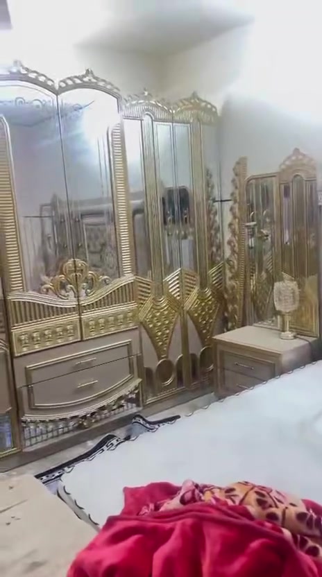 هاي الغرفه ماخذينها ب4 ملايين تركي درجة اولى صار سنتين جديده اريدها 
بمليون وربع هي والفراش
بدون الفراش مليون
للاستفسار ***********
***********
