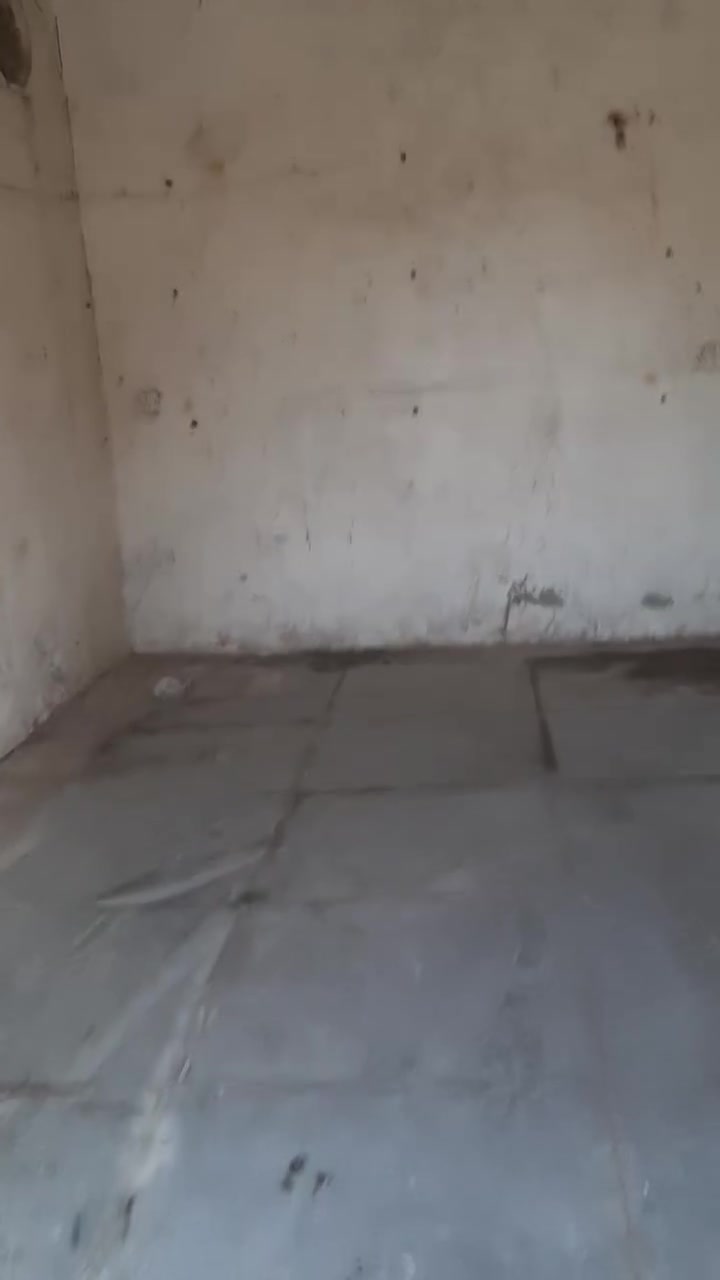 السلام عليكم
محل لليجار  
مساحته5×4
بي خط سحب 
بي مجاري 
يرهم عياده او صالون او غذائيه
يرادله فقط اضويه 
وفرش ارضيه  موقعه ع الشارع
مثل مموضح تجاري قريب ع سوق الرئاسه وقريب ع مطعم حسين ابو الكص سابقآ متوفر ع ماسنجر واتساب*********** وع الخط 
ايجاره150تحياتي
