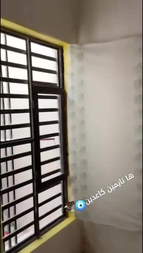....*********** وتساب او تصال
صباغ حديد ابواب وشبابيك مع التنضيف القطعه (15لف  الى  حسب نوعية وجودة الصبغ)
