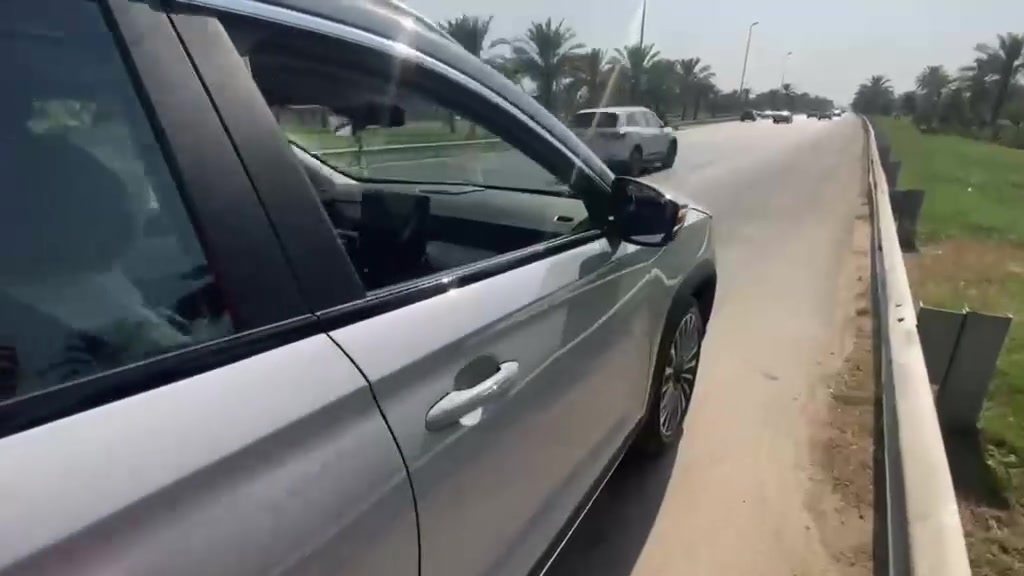 سيارة سوئيست s09 مديل2026
2000تيربو  2ويل جنطة كهرباء +كشنات السايق والصدر تبريد وتدفئة + كشنات كهرباء سايق والصدر
لون إسمنتي  +بانوراما + انارة داخلية  + تشغيل عن بعد  
(اكو كم ملاحظة بسيطة موجودة بالفيديو)
المكان: بغداد_العامرية
السعر 32مليون وبيها مجال بسيط
***********
