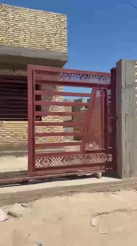 السلام عليكم.... للبيع..هيكل كامل باقي بس دواخل مكان راقي ومنطقة هادئة مساحته 270 بناء درجة اولى موقع خلف قاعة القصر الأبيض مباشر خلف المحلات أول بيت على الحولي أي استفسار اتصل على الرقم *********** ... اني صاحب العقار
