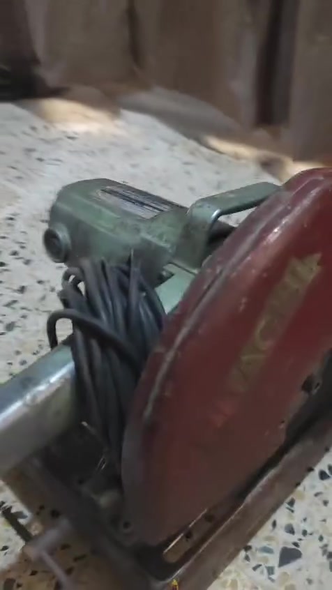 السلام عليكم كتر عشره حصان طگتين نظافه تسعين بالميه السعر 850. وكتر هيتاشي بشرط ممصلح واذا مو فحمة شركه تاخذه بلاش سعره 250. وكتر قطع بارد برشلز مو فحمات وتحكم سرع عندي قطعتين الجديد 650 والمستعمل 500  عنوان بغداد ومتوفر توصيل حسب الاتفاق
