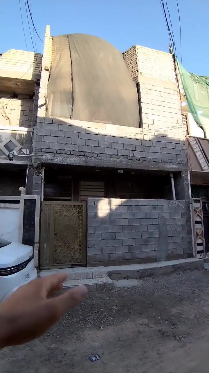 السلام عليكم     بسعر مناسب ٤٨ مليون
@إشارة العنوان بغداد نهايه الشرطه الخامسه سويب كاع الاخ احمد حريز قرب مضيف ابو الياس ومجمع الاخ عبدالله
بيه موافقه تطويب مسجله
 المساحه ٥٠ متر واجه ٥ متر نزال ١٠ متر طابقين ونص
ارتفاع البيت الرفت ٤٠ سنتيم
ارتفاع السقف ٣ متر
صب مسلح +ملبوخ داير مدايره لحد صطح ولستاره هم
بيه موافقه تطويب
خدمات كامله
 كهرباء +مجاري+تبليط+انترنيت ضوئي
يتكون من
طرمه
مدخلين
استقبال
مطبخ     ومنور     وصحيات 

الطابق الثاني
غرفه نوم سويت حمام وبلكونه
غرفه نوم ثانيه بطابق الثاني
الطابق الثاث غرفه نوم وحولي وصطح
وياها هديه كنتور بعده جديد

سيراميك المطبخ هندي وصحيات اسباني
الارضيه الطابق ثاني وثالث هندي الارضي كاشي عراقي
الكهربائيات كله عقبه الاردني
البواري تركي
المجاري امل الشريف
البيبان صاج داخل وخارج تفصال

نواقص البيت واجهيا

البيت نضام كامرات +نضام سبالت ومكيف خط ٤ ونص منعزل هوه وصخان

البيت الله يشهد شغل درجه اولى مال سكن بنيته الي مو مال بيع وشراء كله اصلي مشتغله وني صاحب البيت مو دلال
***********   الاثير
***********  الاسيا
 تريد وتساب تريد عل خط موجود اتصل وبل خدمه
