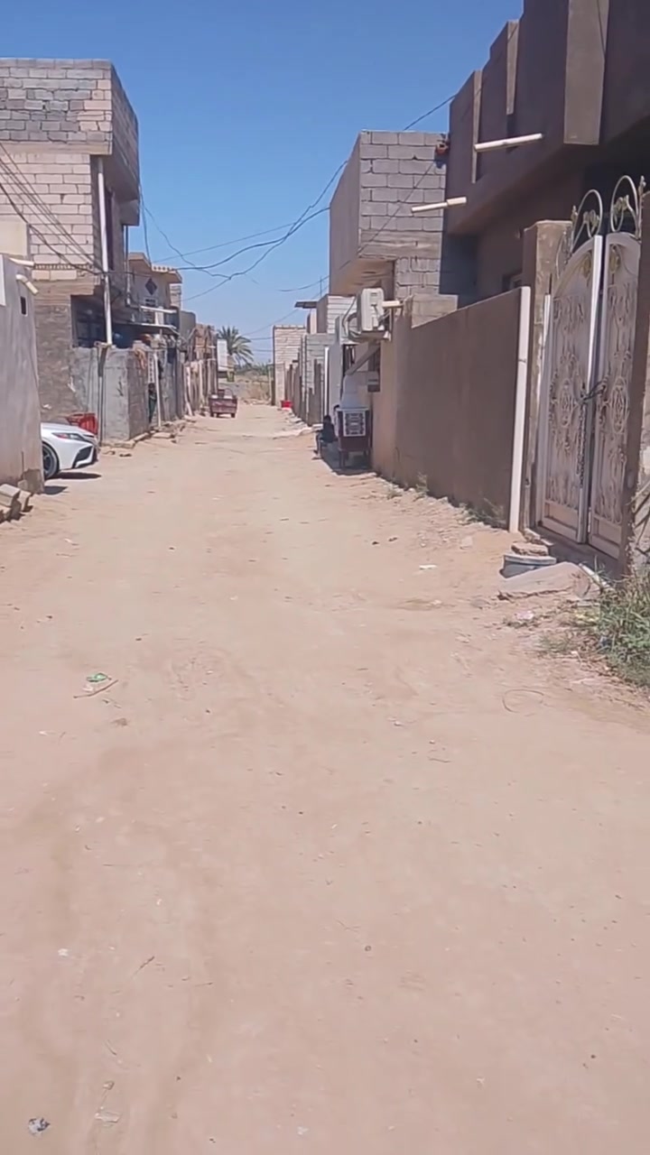اخوان اسلام عليكم عندي قطع 50متر و100متر وعندي 200 المكان كربلا الحر السواده حي السجاد الشارع 6متر  خدمات كامله مجاري مولده لسعر 22 لقطعه 100متر***********
