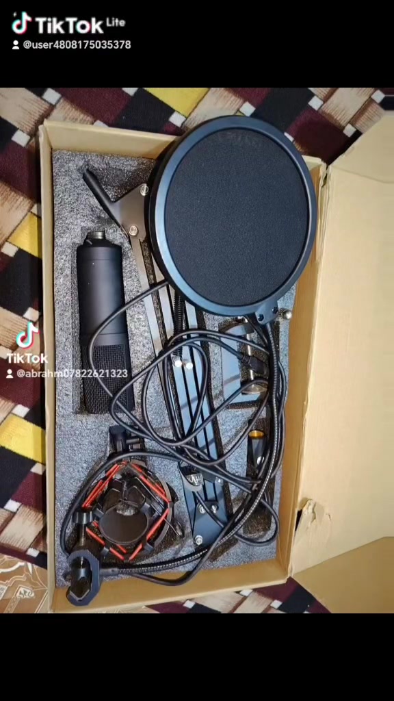 عندي امزون الي تفيدة شلعة يدخلي خاص اويراسلني بسعر مناسب. ***********.@
