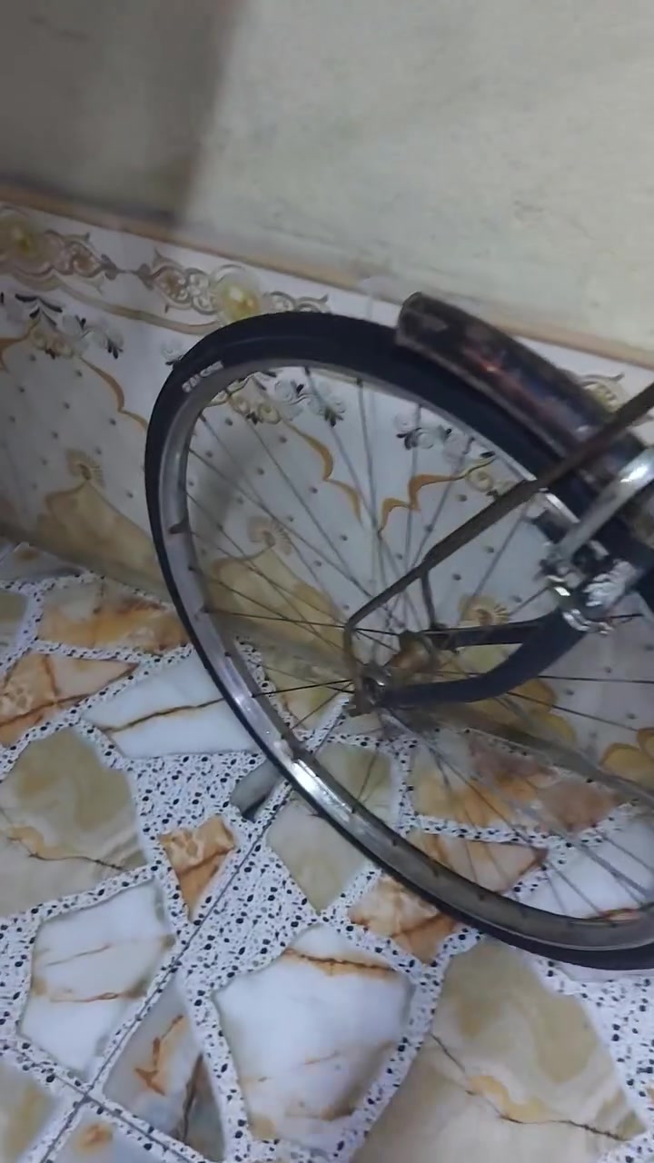 متاح بايسكل حجم ٢٨  هيرو الهندي القديم نضيف جدا كلشي مابيه نقص حتى الجرس شغال☺️ بريكات شغالات سعرة ٨٥ الف مكاني الحيانيه المنطقه الرابعه المستطيل ***********
