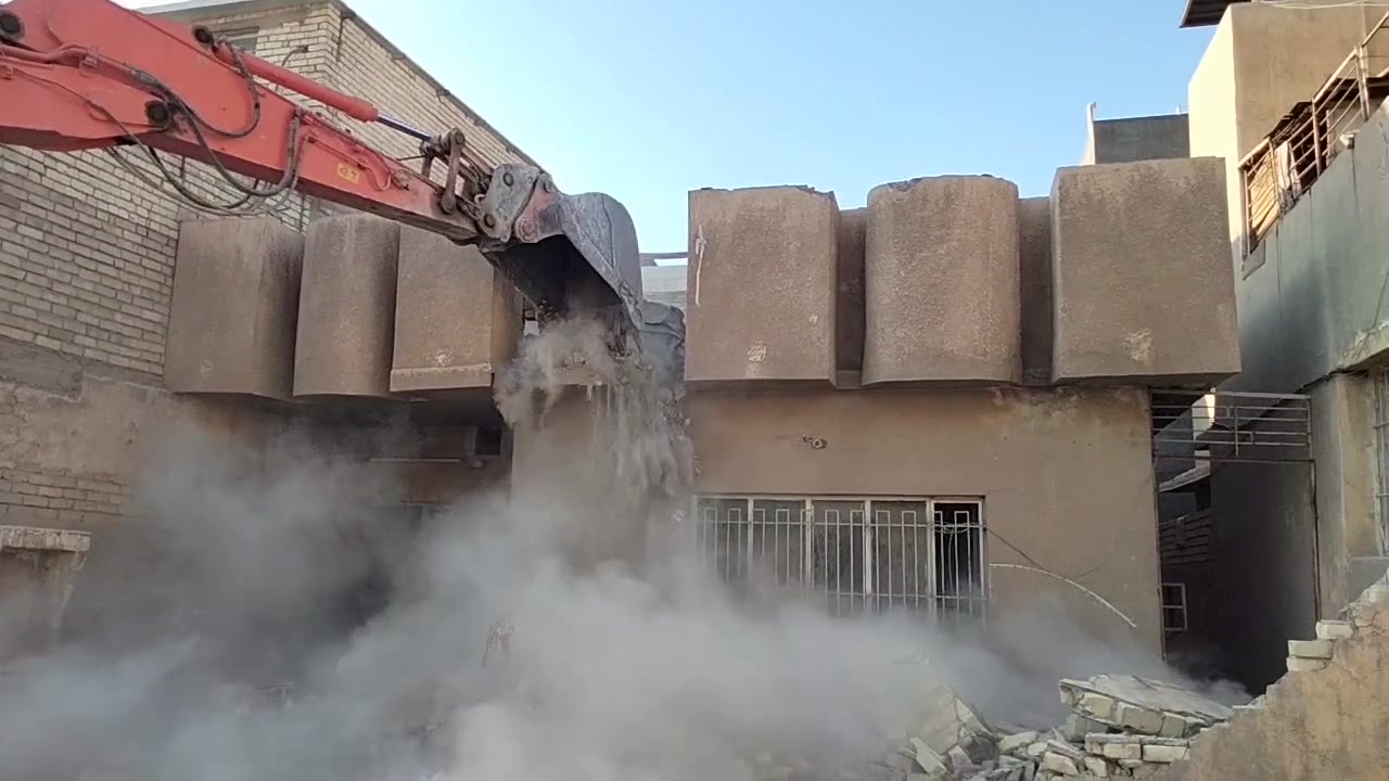 هدم الدور والبنايات: تفليش البيوت 🏗️🏠
وقص لبيوت المشتركه 🪚🪚 

ترميم بيوت🔨🔨

إزالة آمنة 

​رفع الأنقاض: تنظيف المواقع بالكامل ونقل المخلفات إلى الأماكن المخصصة.

​ فرش سبيس وحدل : وضمان تماسكها 

​فرش السبيس والجلمود: تجهيز الطبقات الأساسية للمشاريع بأجود المواد.

​نحن نجمع بين الخبرة الهندسية والمعدات الحديثة لضمان سرعة الإنجاز وجودة العمل.📝 

​للتواصل والاستفسار:

​يمكنكم الاتصال📞📞 ​***********

​

  بغداد - الدقة في التنفيذ، الالتزام في المواعيد.⏱️
