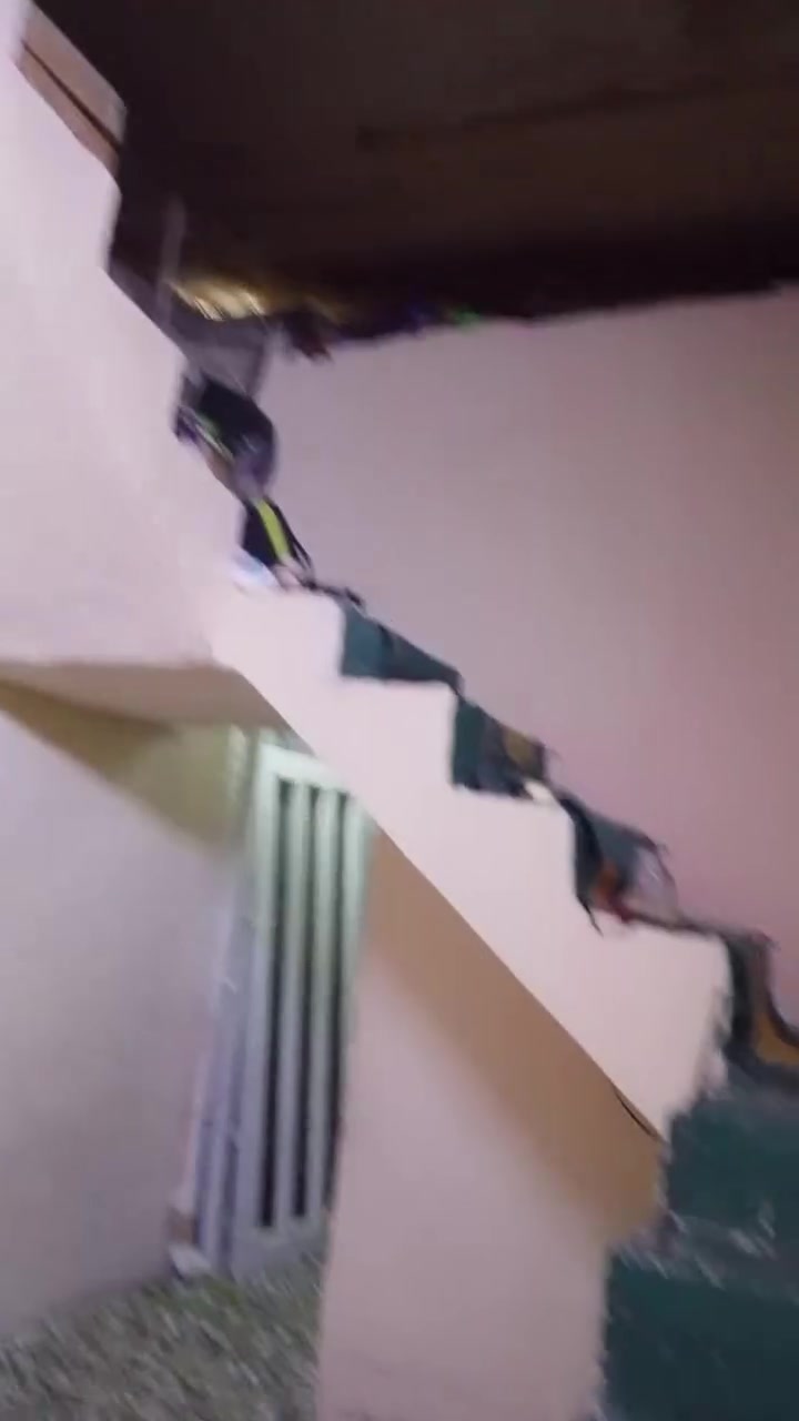 البيت للبيع معمل الرحلات مقابل حي اور المساحه 160 متر واقع حال خدمات كلهه كامله ماي مجاري تبليط بناء جديد التواصل على الرقم الواتساب فقط *********** ال مو شراي لا يتصل رجاءن
