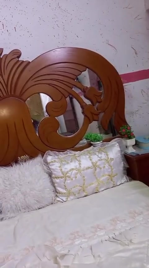 للبيع غرفه نوم صاج درجه اولى نظيف فول  العنوان كركوك طريق بغداد قرب مرطبات السيد رقم الموبايل***********
