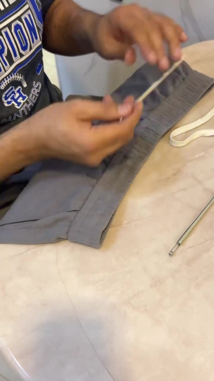 لظامه قيطان البجامه 
السعر  ٥ الف فقط
احنا مجمع صاحب السعاده 
كلشي عدنا 😜
***********
***********

نص مكتوب في الصور:
- 10 10 رهيب