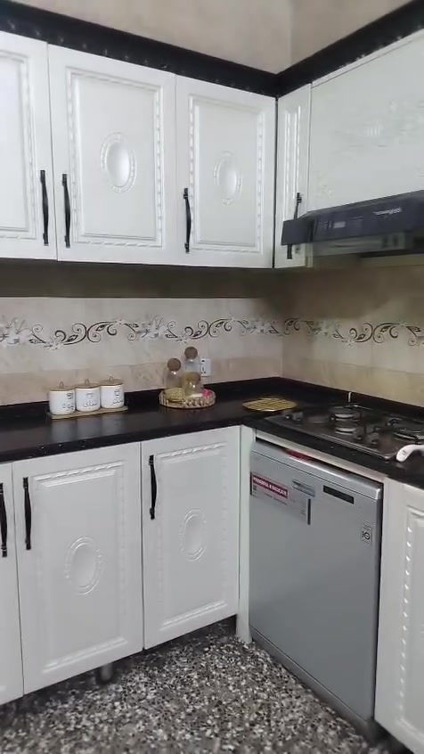 السلام عليكم كاونتر للبيع طباخ ومرشحه ويا مستعمل بس اخو جديد اريده بمليون و٣٠٠
***********
