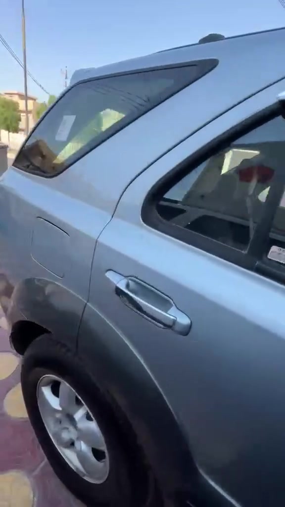 السلام عليكم
🚘 كيا سورينتو | 2007 | خليجي

🔹 اللون: رصاصي
🔹 المحرك: 3500 مكفول
🔹 الكير: مكفول
🔹 التبريد: ❄️ ثلج
🔹 الرقم: بغداد – مشروع وطني
🔹 السنوية: جديدة
🔹 الأرقام: جديدة
🔹 تبديل جاملغ عكس السائق 

صبغ حزام جمالية فقط، اثر  شخوط لا أكثر، بدون مبالغة والصور واضحة أمامكم.

السيارة حلوة ومرتبة وخدمية والجاد بالشراء ما اقصر ويا ان شاء الله .

📍 المكان: الأنبار / الفلوجة

📞 للتواصل: اتصال أو واتساب
***********

💰 السعر: 83 
بيها مجال للشراي فقط.

الجاد يتفضل، وتشرفوني بأي استفسار .
