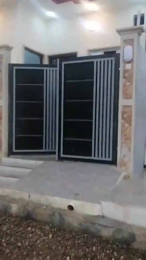 دار للبيع 100 متر مربع ..ركن
8×12.5

حي القوسيات

ماء...كهرباء...شارع تبليط 

قرب جامع عبد الله بن ابي قحافة

للاستفسار *********** ..... ***********

او مراسلتنا على صفحتنا الخاصة
