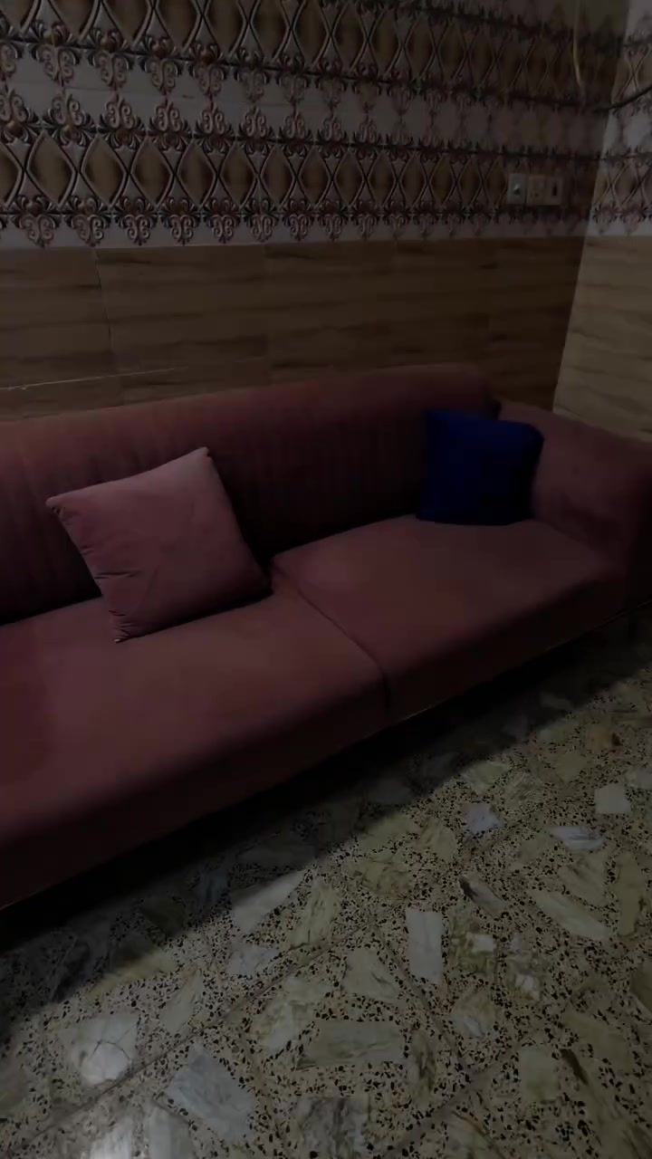 تخم تركي شرط
سفنج سوفت قماش قديفة 

خشب زان ارجل حديد 

مكاني حي النداء 

 للأستفسار ***********

السعر ٤٠٠ الف

