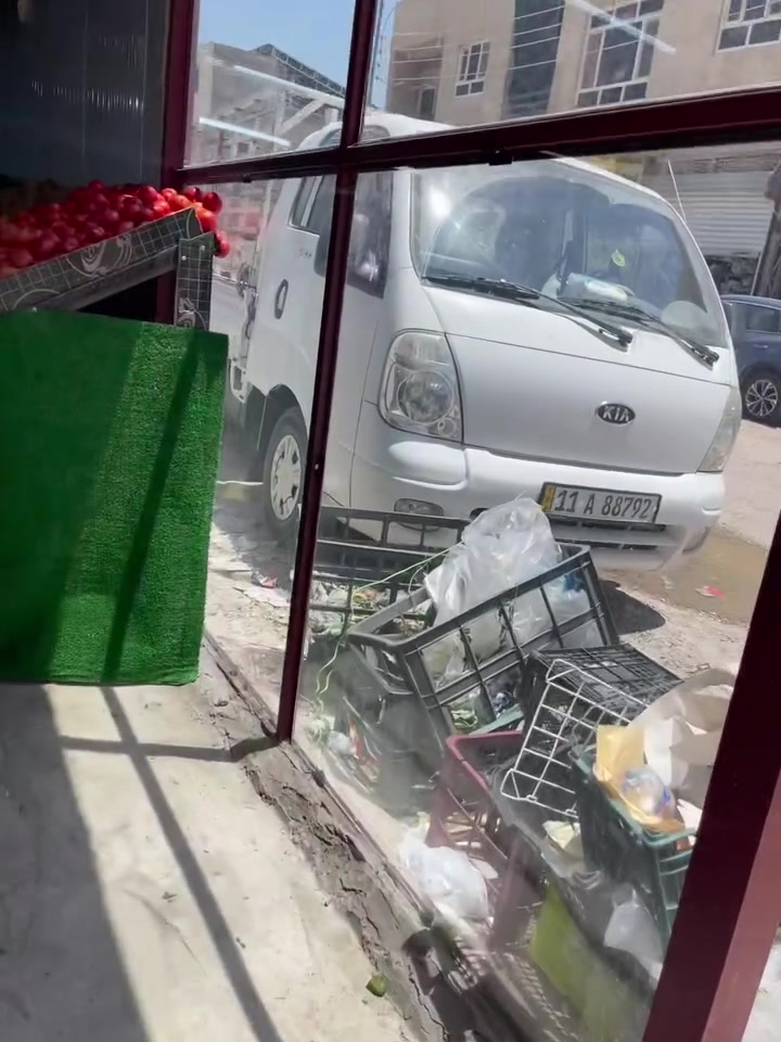 للبيع علوة مخضر كما موضح في الفيديو   الموقع مجاور مطعم سندرلا مقابيل أسواق روما  رقم الهاتف ***********
