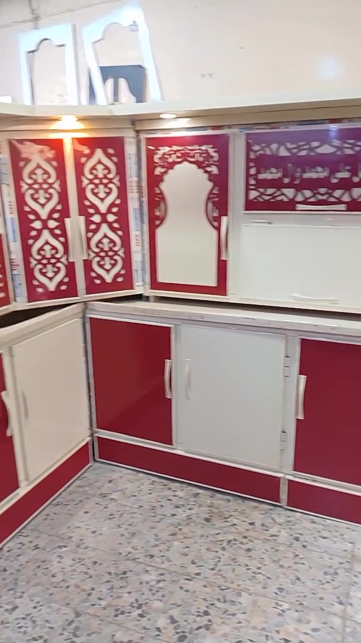 سلام عليكم كاونتر 3متر في 2 مرمر مستعمل 4 أشهر نضيف جداً السعر 650 تصل *********** أو *********** حي العسكري العابد مقابل مستوصف
