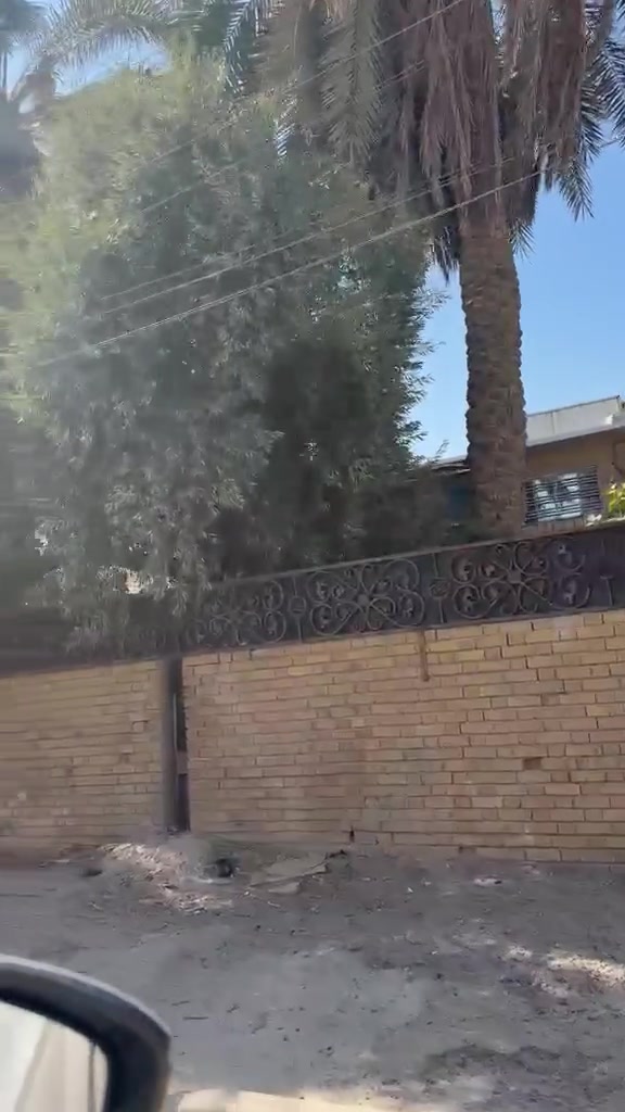 يوجد دار في حي الجامعه خلف المدرسه التركيه المساحه 724متر واجها 21متر نزال 34اونص السعر قفل استلم صافي 21ورقه بل متر الواحد مالي دخل ابي شي استلم صافي صافي صافي التواصل على الرقم ***********ابو اوس

