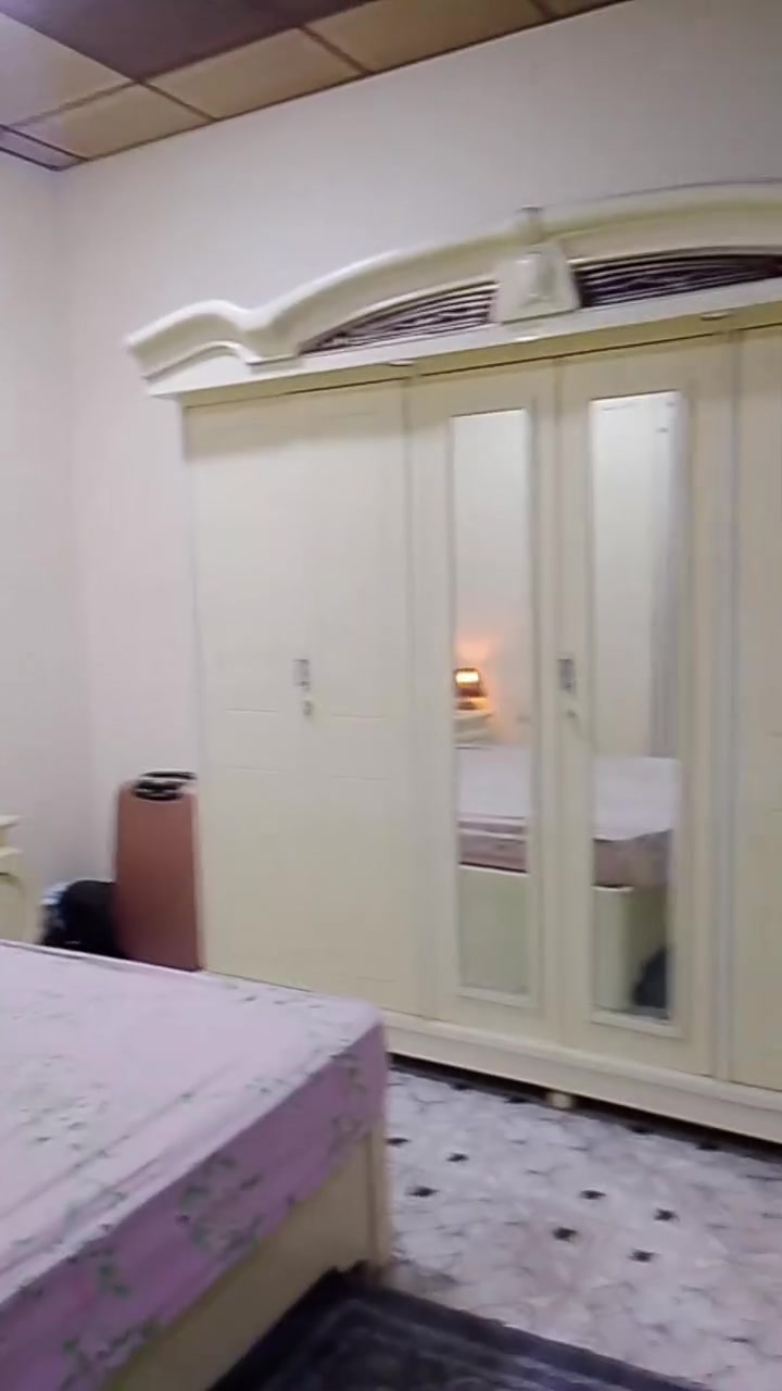 غرفة نوم كويتي + مندر 
السعر 800 الف 
الاتصال ***********
