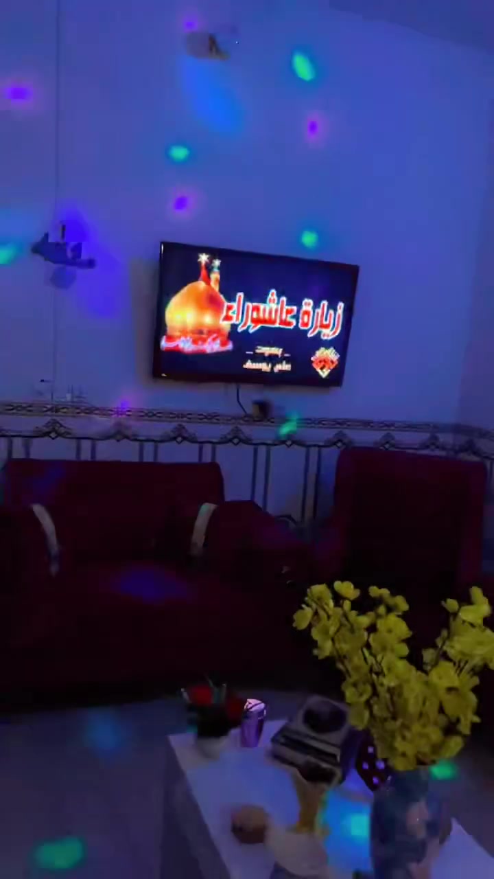 السلام عليكم بيت البيع كامل من كولشي ٥٠ متر بناء جديد غرفه فوك بس اسقف سندويش بشارع ابو دهن ***********
