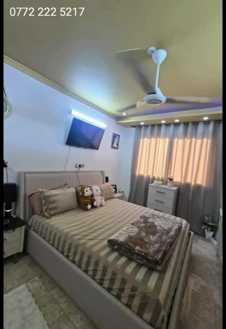 🌊✨ فرصة سكن راقي قرب دجلة ✨🌊
📍 الكريعات | قلب منطقة القصور 👑
📏 100م² | واجهة 7م 📐 | شارع تبليط 8م 🛣️
📄 طابو زراعي جديد 2025 ✅ 
📍 يتميز بموقع هادئ يبعد 300م عن كورنيش دجلة فقط 

🏠 البيت شيتضمن؟
🛏️ 5 غرف نوم واسعة 
🛋️ هول استقبال + مطبخ حديث 🍳
🚿 3 حمامات | أرضيات مرمر فاخر ✨ 
🔑 جاهز سكن فوري بدون أي مصروف 

💰 *السعر:* 240 مليون دينار 
🤝 قابل للتفاوض للجادين فقط 
🚫 الوسطاء: معتذرين 

📞 *للتواصل والمعاينة:*
🏢 شركة أصل الجوهرة للعقار والمقاولات 
👤 بإدارة: أوس وياسر البحراني 
📱 ***********

🔔 تابع الصفحة حتى توصلك العروض أول بأول 🔔
