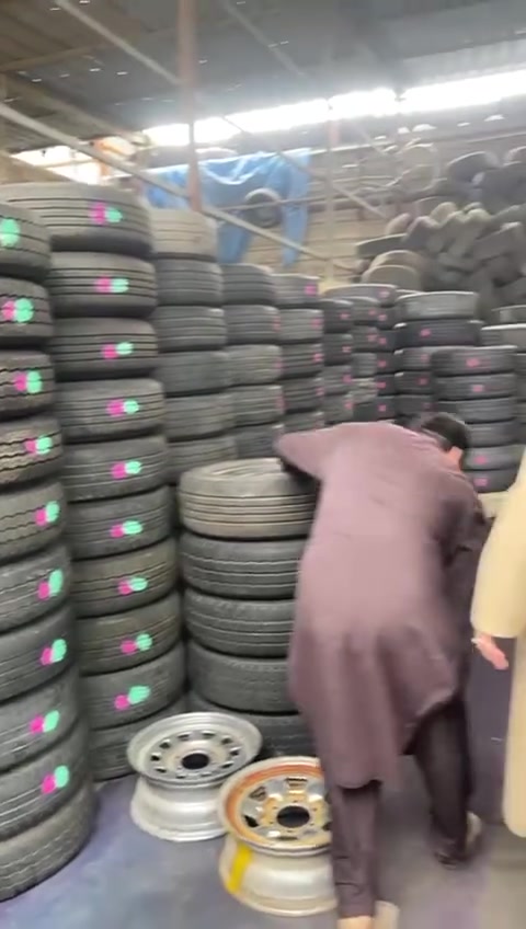 وصلت يو حاويه كامله 12 و13  جمله فقط اسعار جوه سوك فقط جمله  يم حسن عقيل يوجد توصيل جميع محافظات ***********

