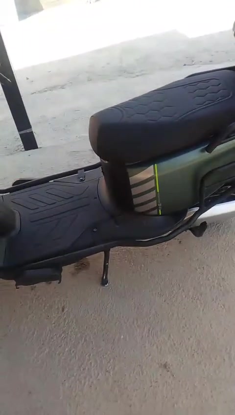 سلام عليكم 
دراجه لبيع 
جديده ماشيه ٧٠٠ ك 
مكان بغداد الدوره 
***********
