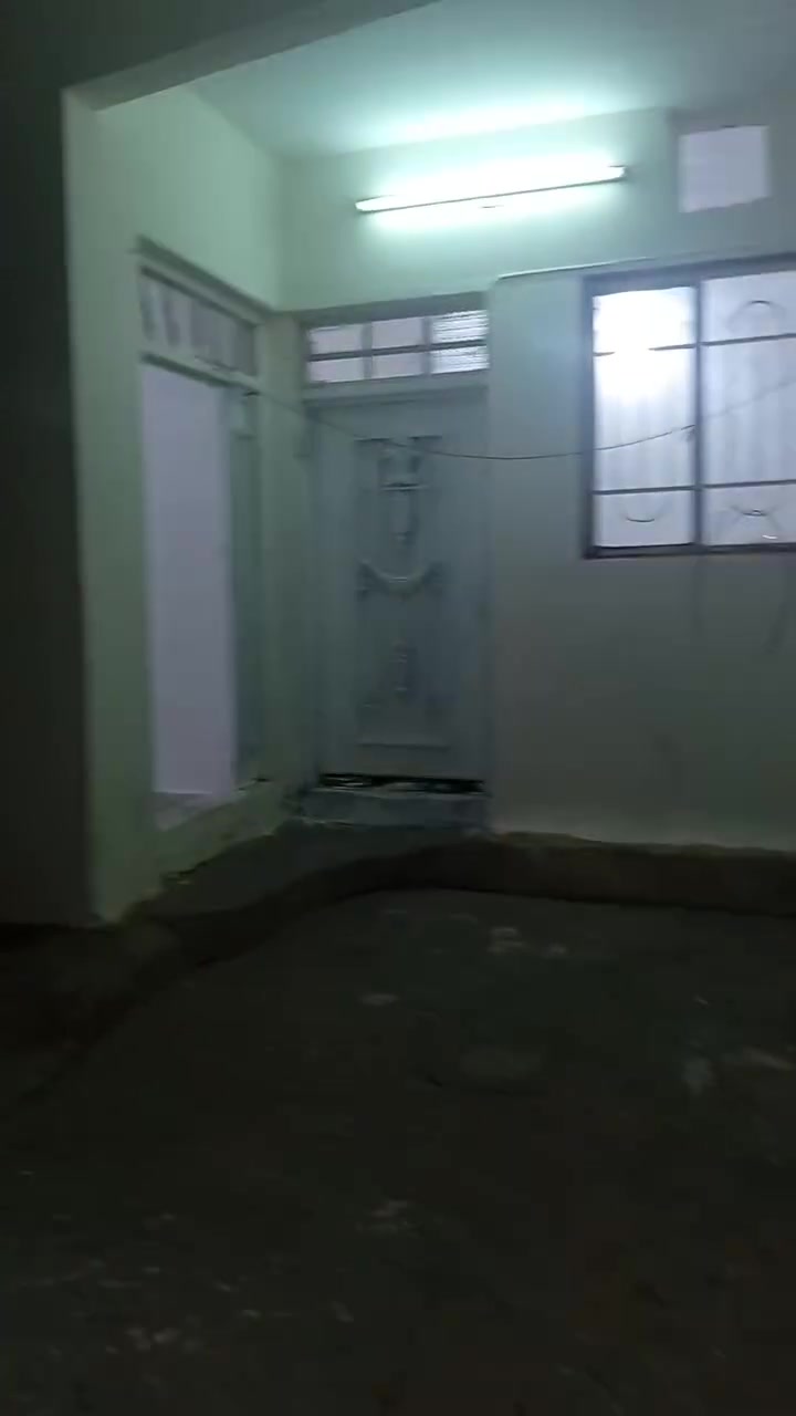 السلام عليكم
للإيجار.... للإيجار 
بيت أرضي في حي الأمن 180متر
بدل الإيجار 325وبي مجال 
وباقي التفاصيل في الفيدو 
للتواصل معنا الكورك بي واتساب 👇👇 
***********
***********
