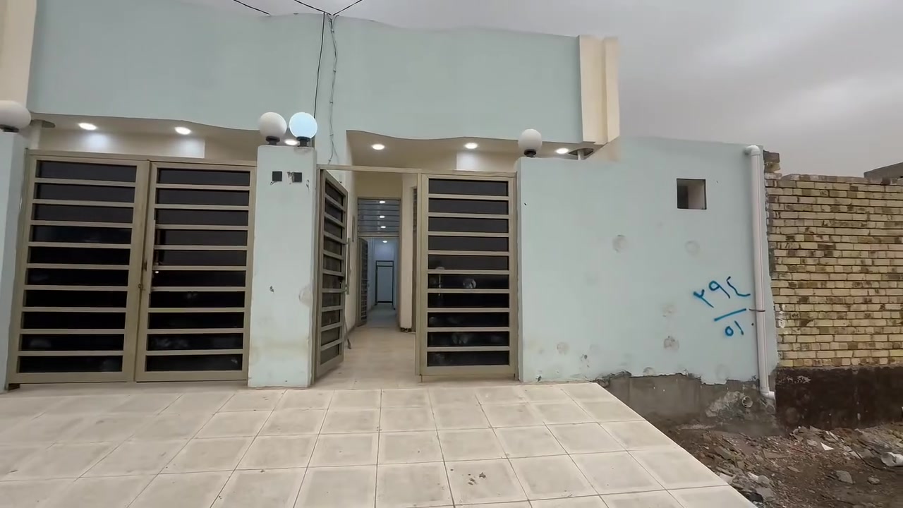 السلام عليكم بيت 🏠 للبيع مساحة 120متر الموقع حيدر حجي هندي حولي الخصيمه غير مسكون بناء 🚧 حديث كونكريت مسلح. سعر ٥٥ مع المجال لشراي لاستفسار اكثر لاتصل ***********
